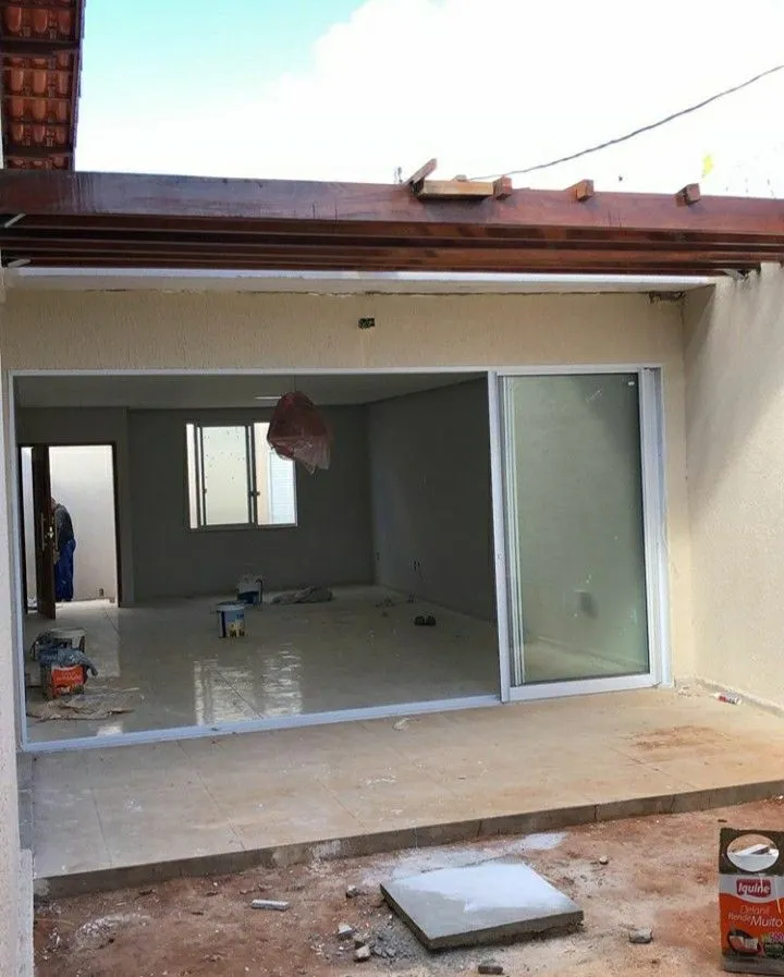 بناء ملاحق الشرقية